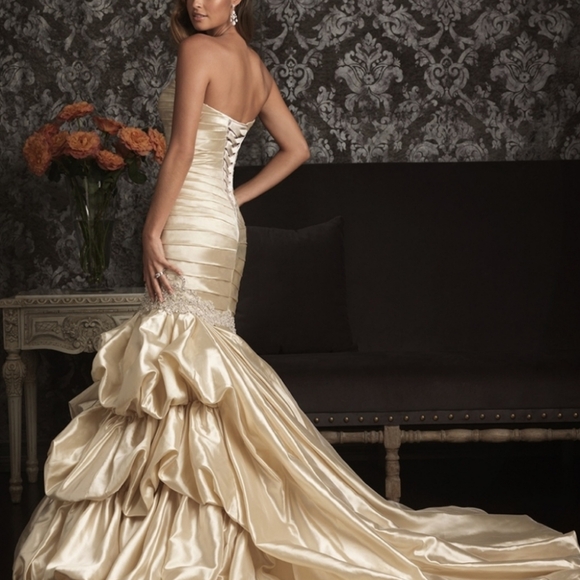 Allure Wedding dress style 9007 NWT size 20 - Picture 2 of 5